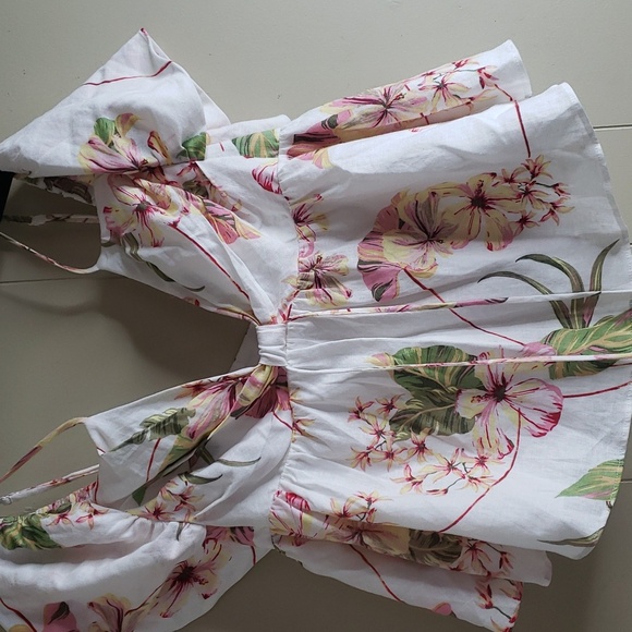 WAYF Coco Floral Print Cold Shoulder Top Ivory Tropical Medium - Picture 5 of 7